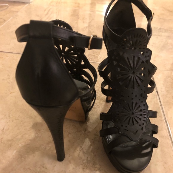 Back heels - Picture 3 of 7